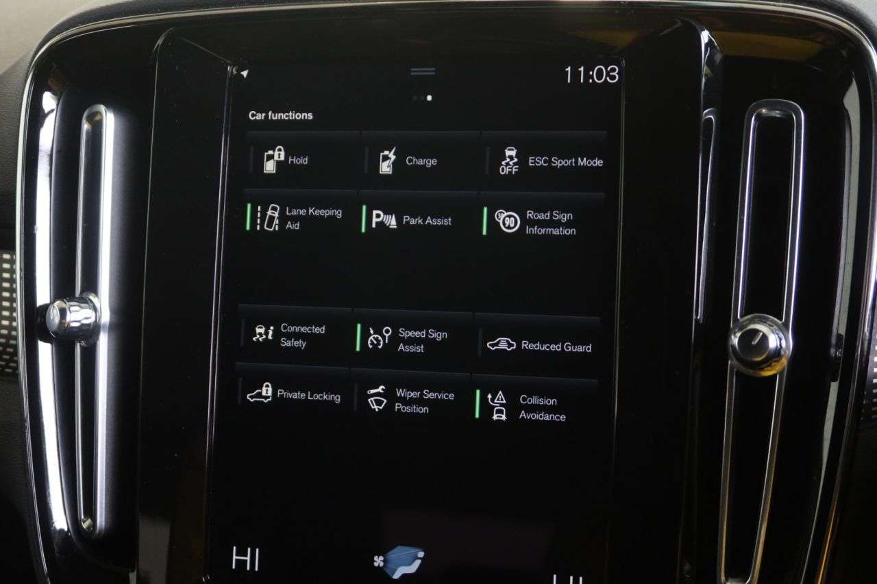 2021 VOLVO XC40 2021 VOLVO XC40