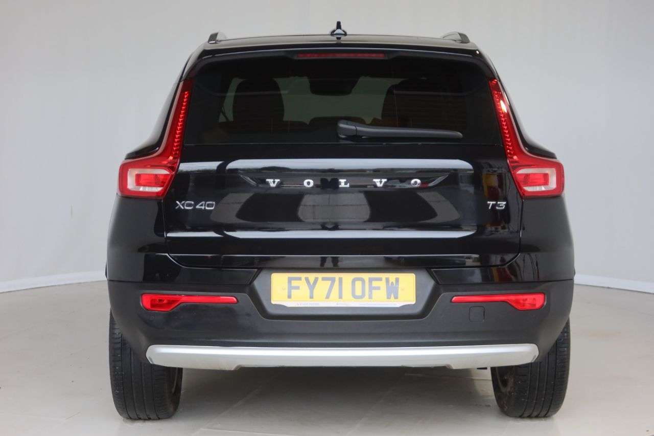 2021 VOLVO XC40 2021 VOLVO XC40