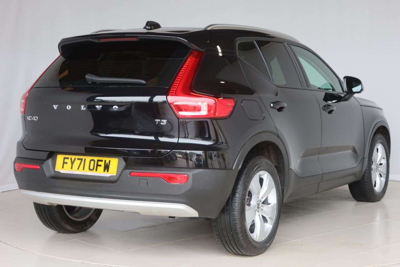 2021 VOLVO XC40 2021 VOLVO XC40