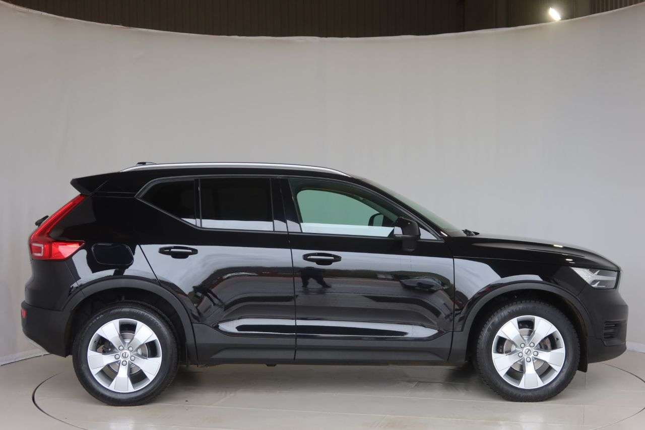 2021 VOLVO XC40 2021 VOLVO XC40