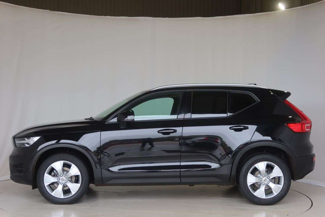 2021 VOLVO XC40 2021 VOLVO XC40