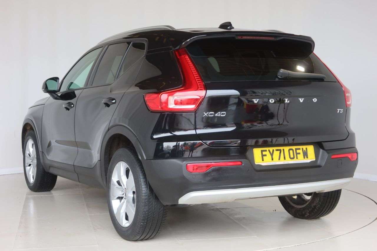 2021 VOLVO XC40 2021 VOLVO XC40
