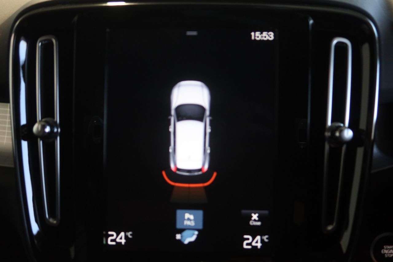 2021 VOLVO XC40 2021 VOLVO XC40