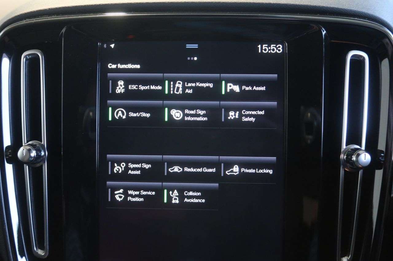 2021 VOLVO XC40 2021 VOLVO XC40