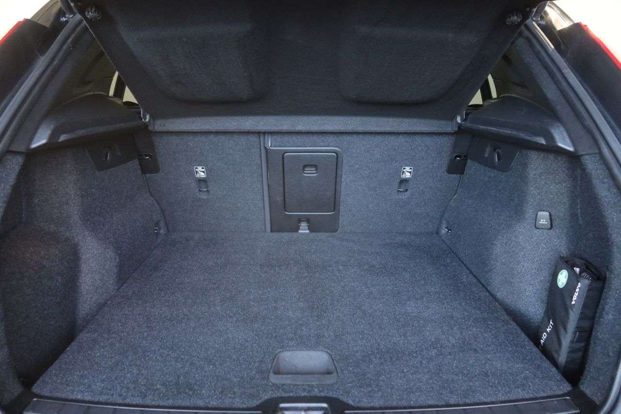 2021 VOLVO XC40 2021 VOLVO XC40