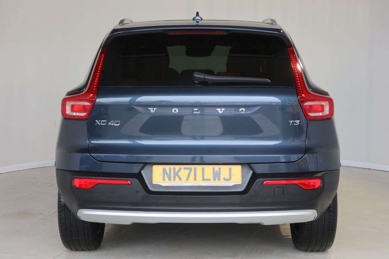 2021 VOLVO XC40 2021 VOLVO XC40