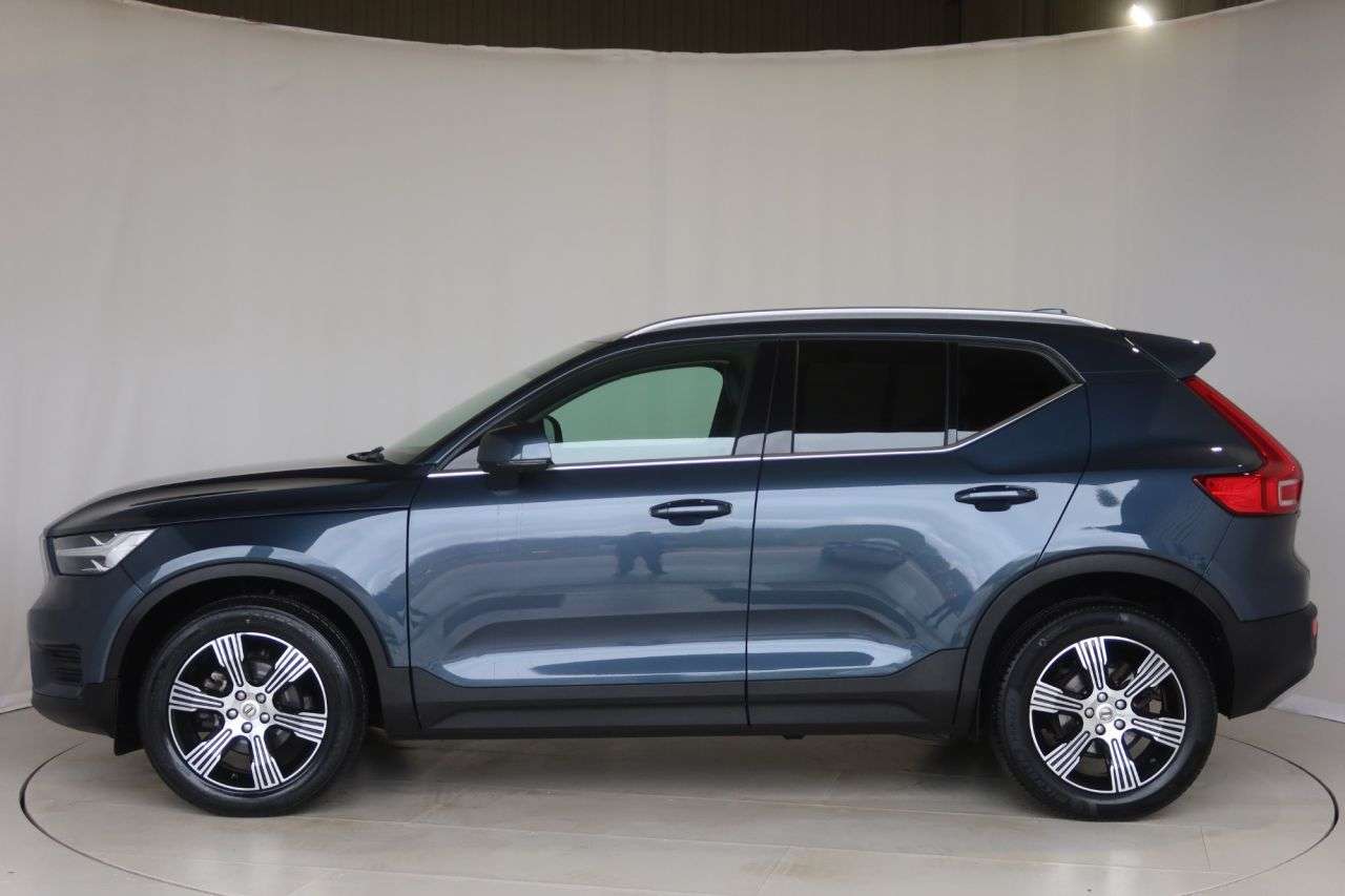 2021 VOLVO XC40 2021 VOLVO XC40
