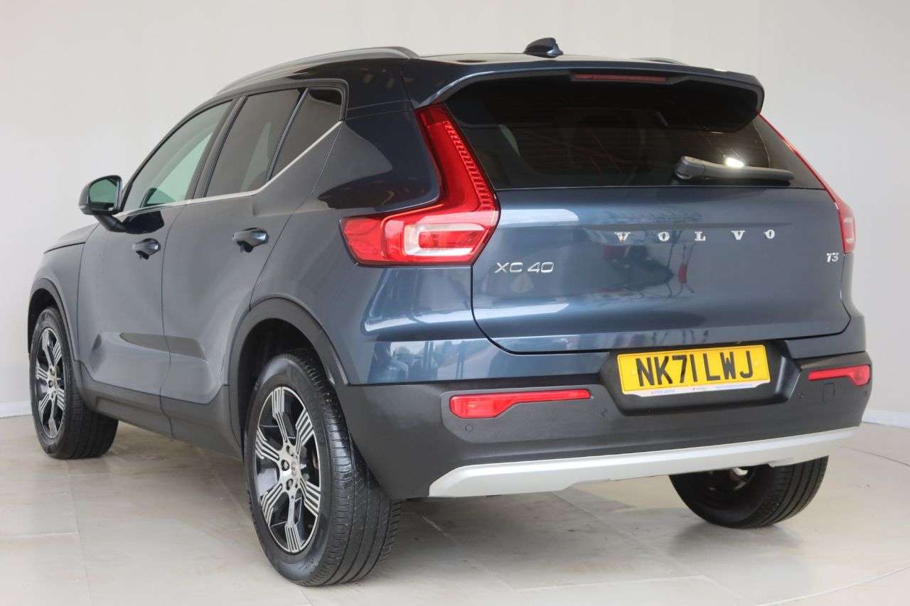 2021 VOLVO XC40 2021 VOLVO XC40