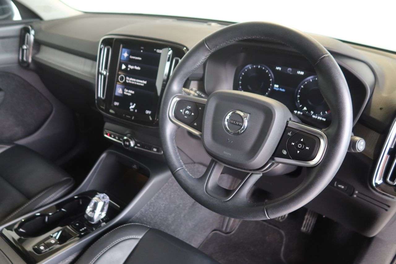 2021 VOLVO XC40 2021 VOLVO XC40