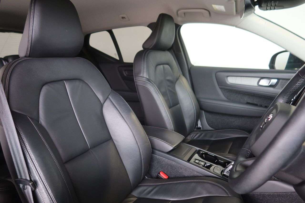 2021 VOLVO XC40 2021 VOLVO XC40