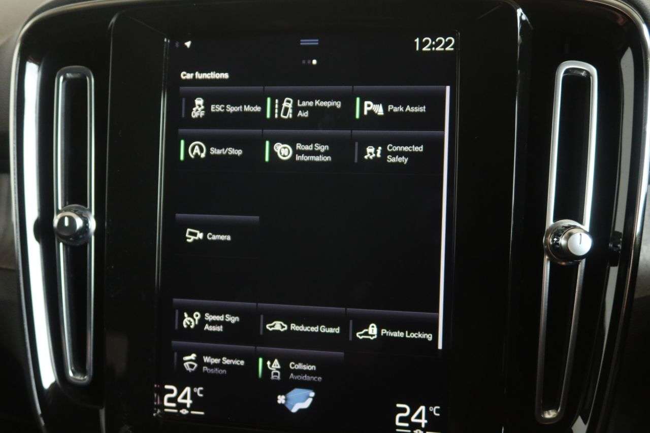 2021 VOLVO XC40 2021 VOLVO XC40