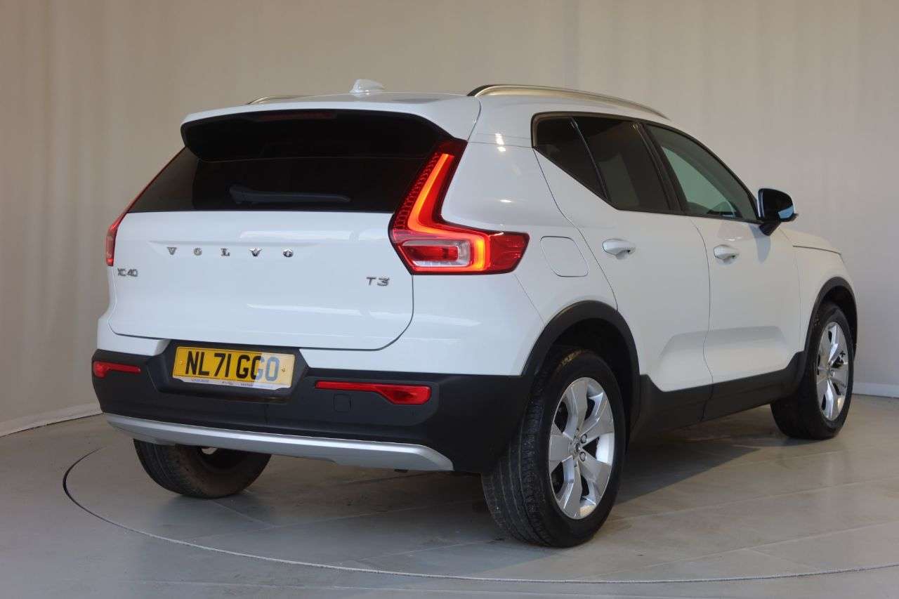 2021 VOLVO XC40 2021 VOLVO XC40