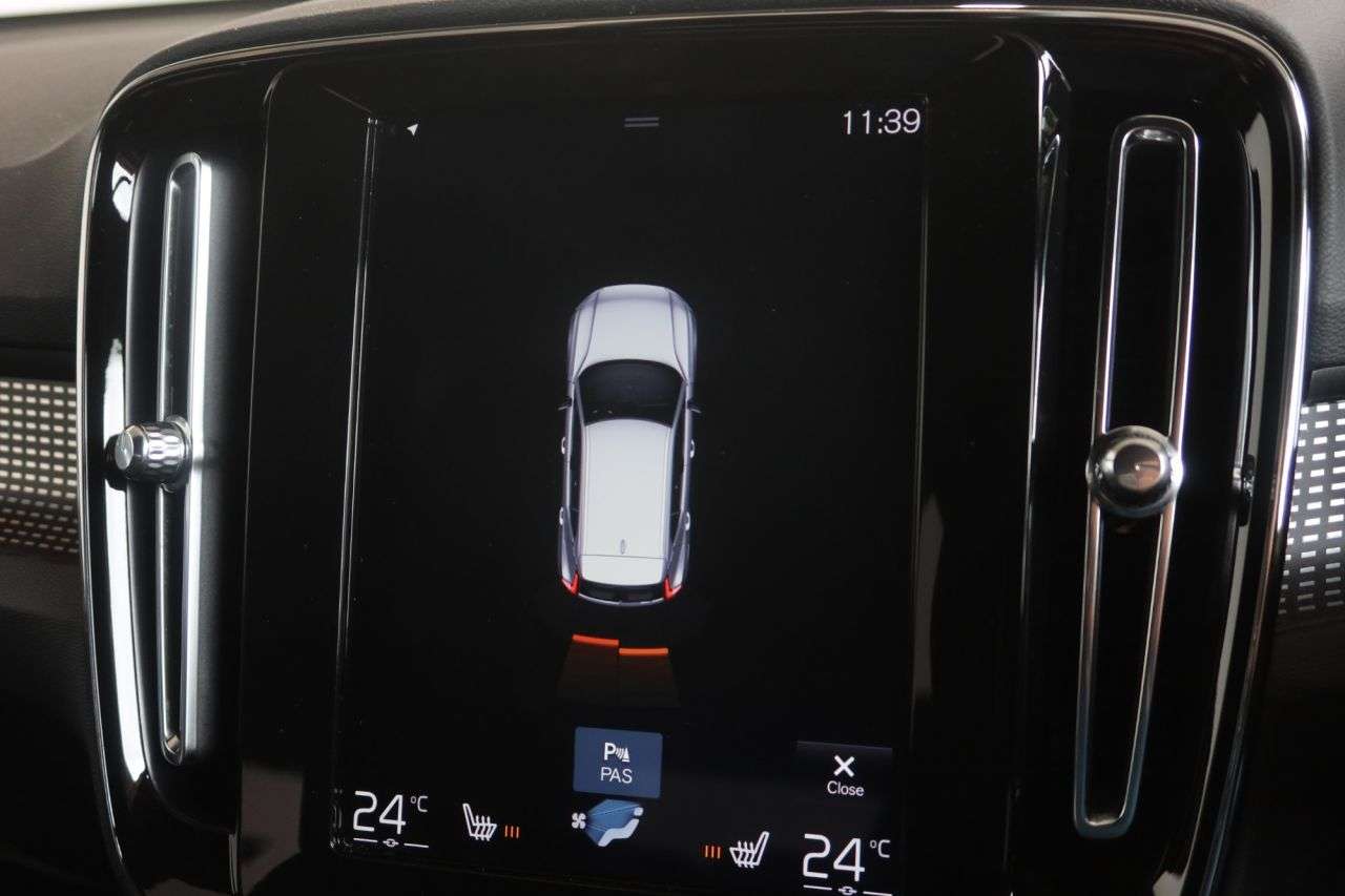 2021 VOLVO XC40 2021 VOLVO XC40