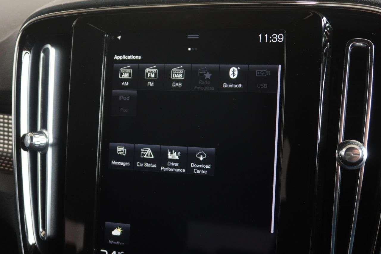 2021 VOLVO XC40 2021 VOLVO XC40