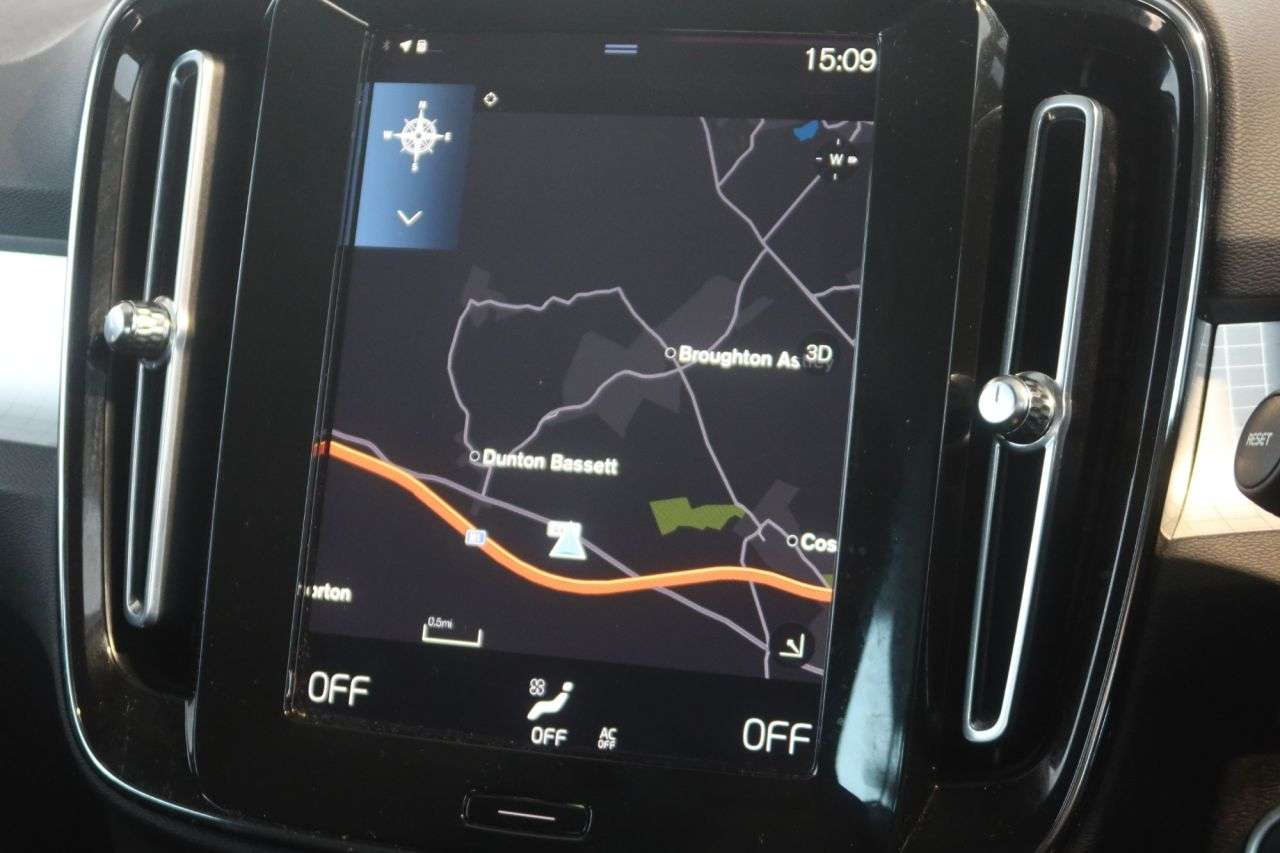 2021 VOLVO XC40 2021 VOLVO XC40