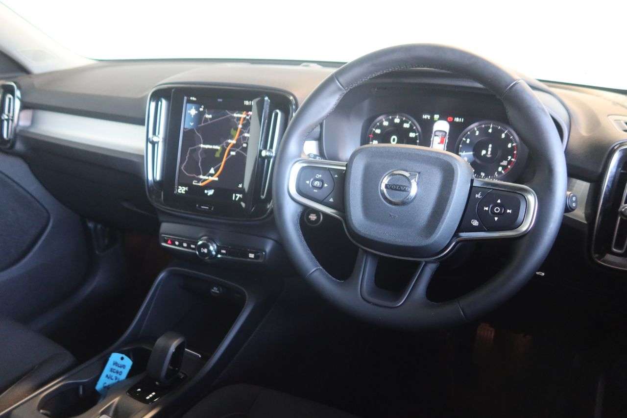 2021 VOLVO XC40 2021 VOLVO XC40