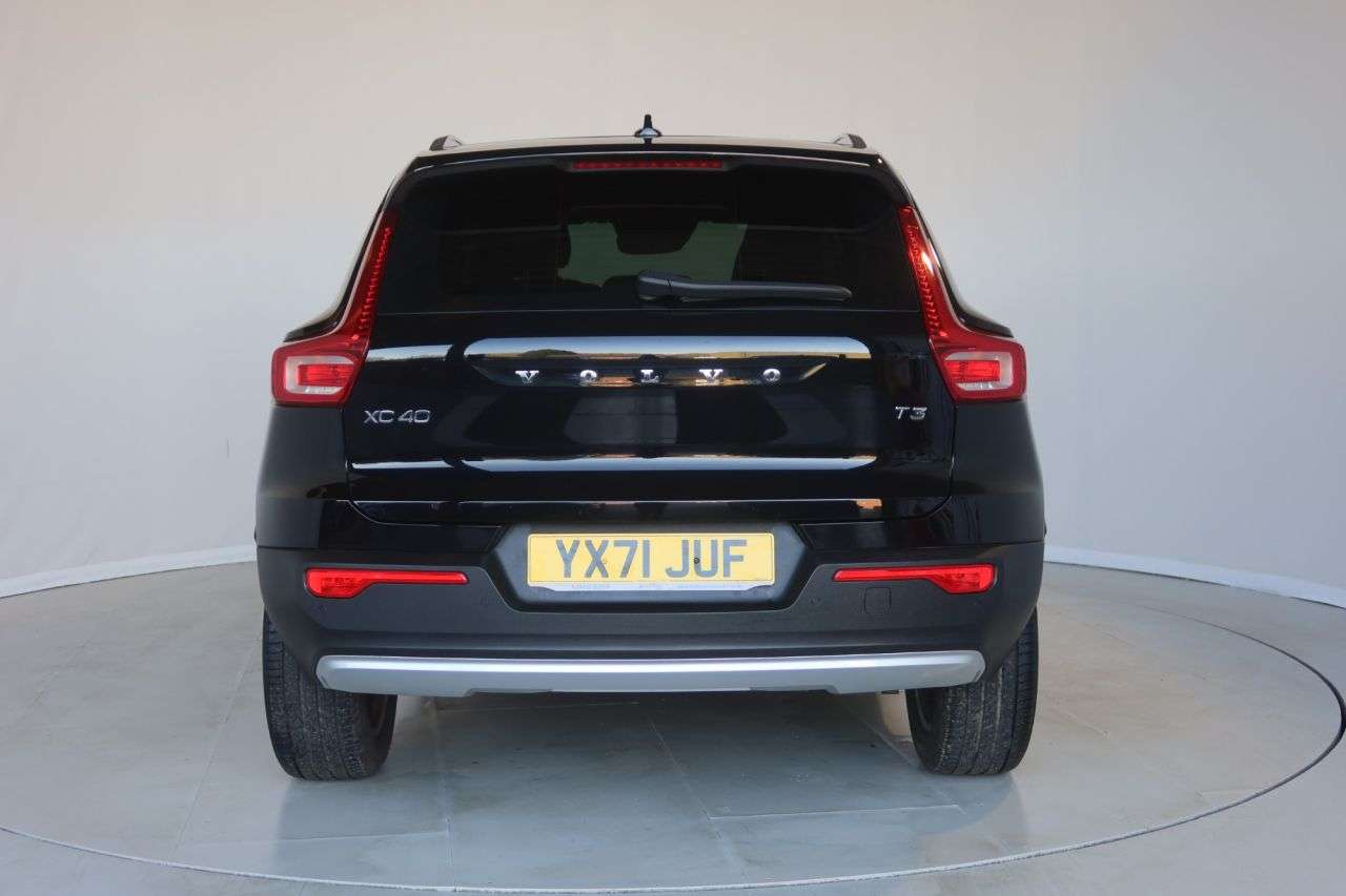 2021 VOLVO XC40 2021 VOLVO XC40