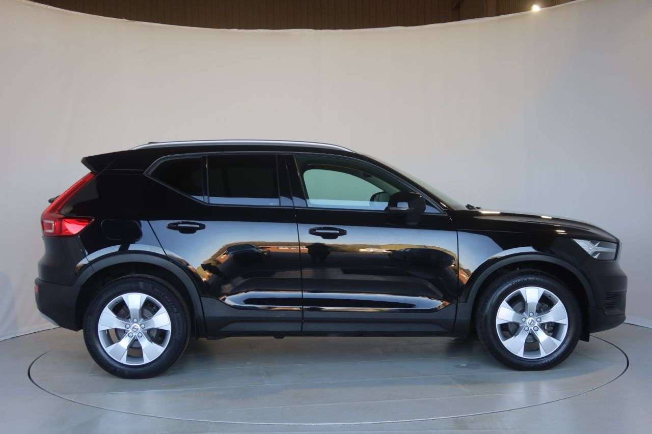 2021 VOLVO XC40 2021 VOLVO XC40