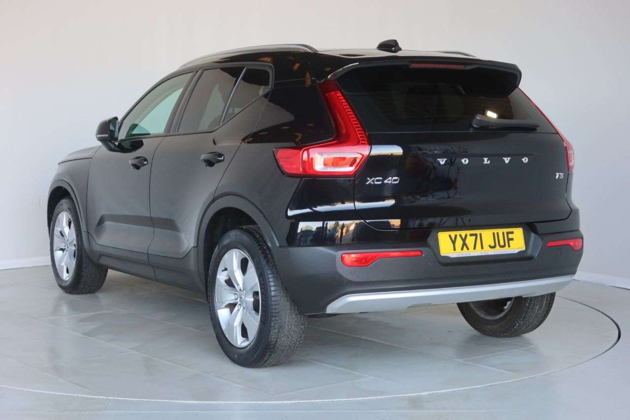 2021 VOLVO XC40 2021 VOLVO XC40
