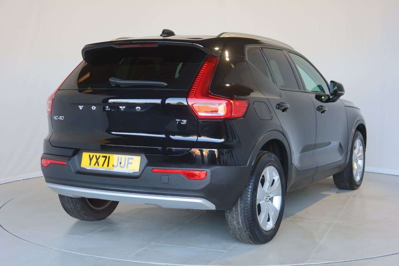 2021 VOLVO XC40 2021 VOLVO XC40