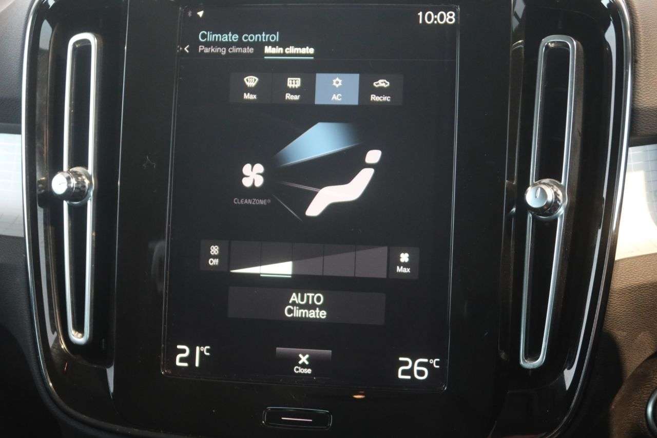 2021 VOLVO XC40 2021 VOLVO XC40