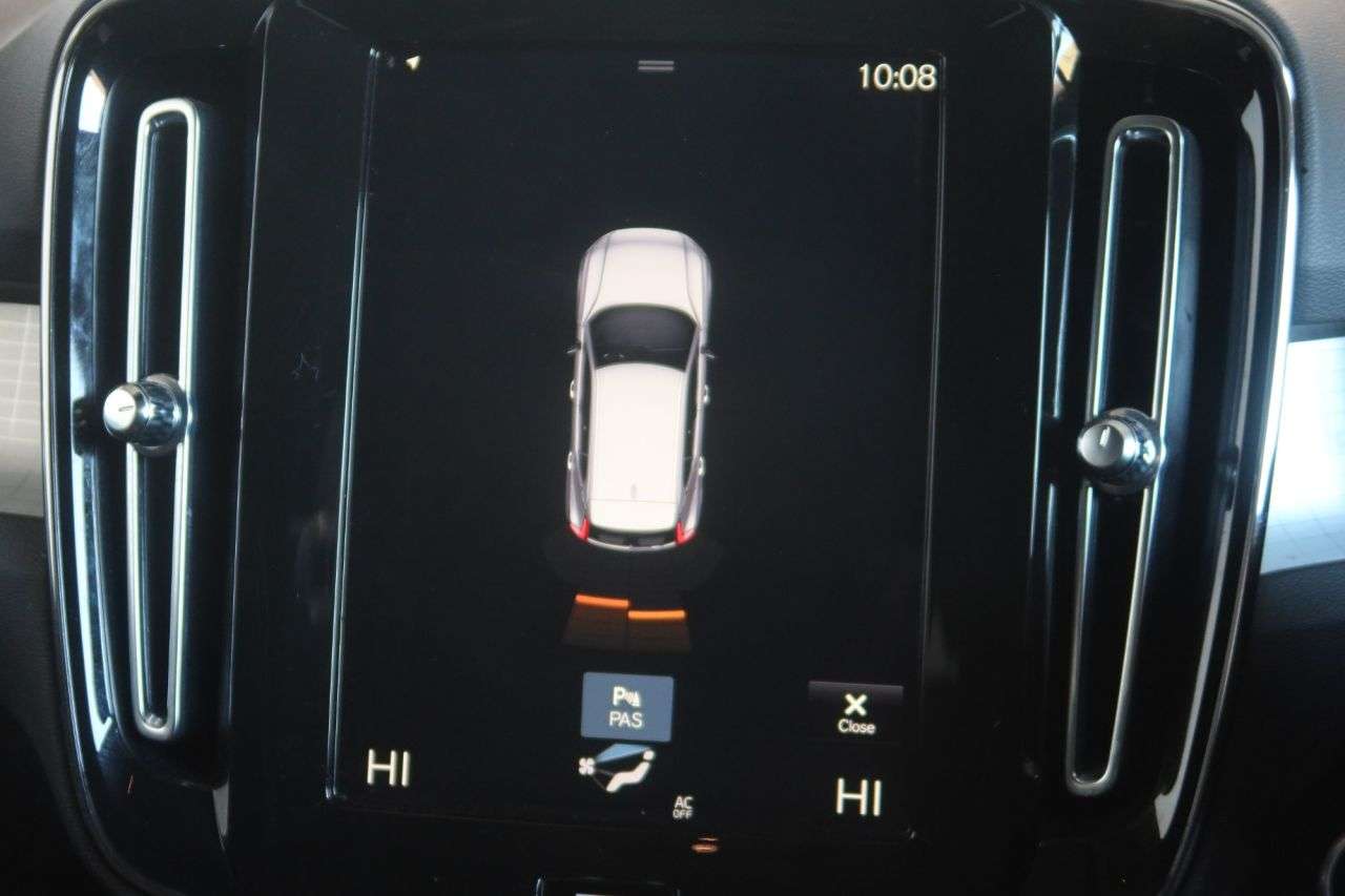 2021 VOLVO XC40 2021 VOLVO XC40