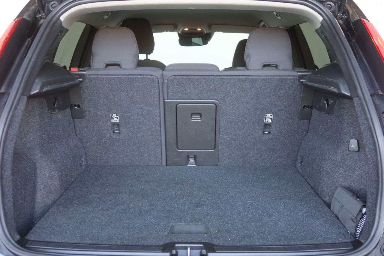 2021 VOLVO XC40 2021 VOLVO XC40