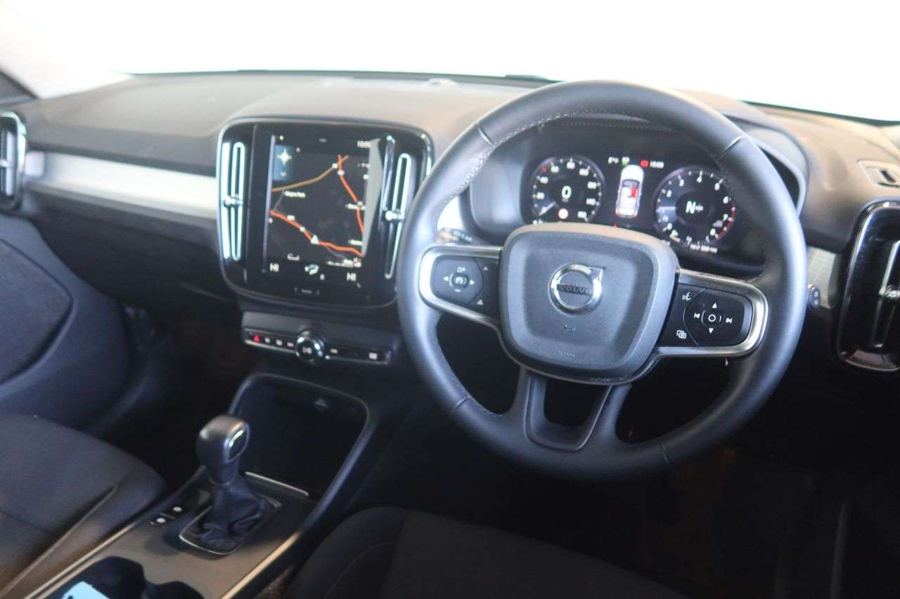 2021 VOLVO XC40 2021 VOLVO XC40