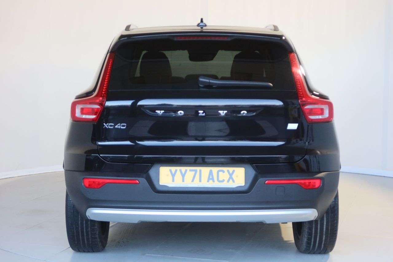 2021 VOLVO XC40 2021 VOLVO XC40