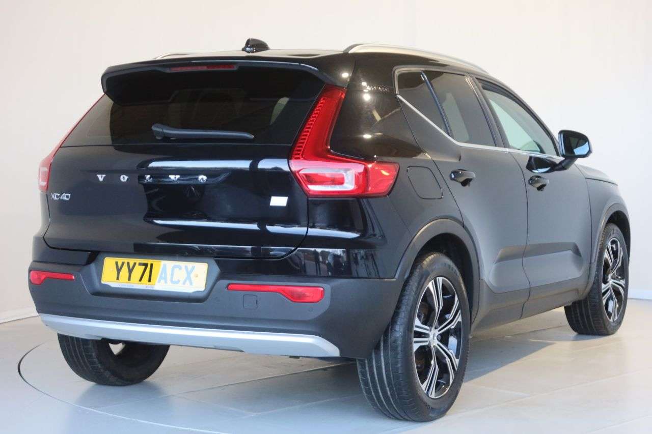 2021 VOLVO XC40 2021 VOLVO XC40