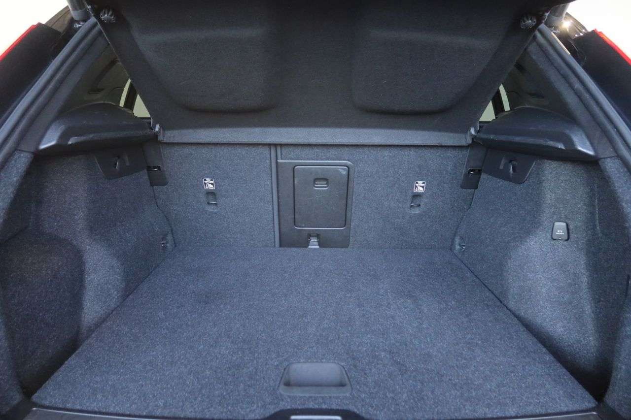 2021 VOLVO XC40 2021 VOLVO XC40