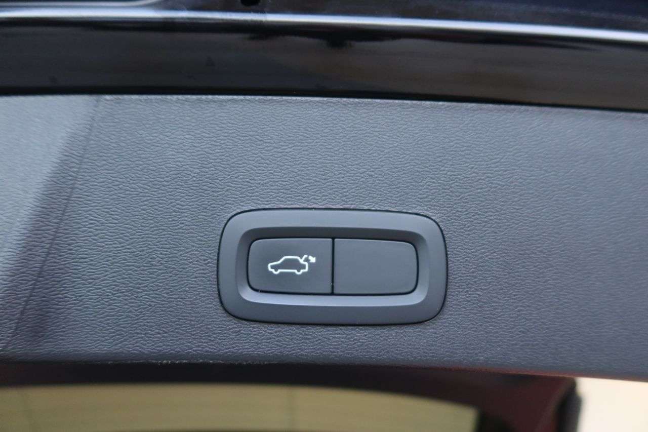 2021 VOLVO XC40 2021 VOLVO XC40