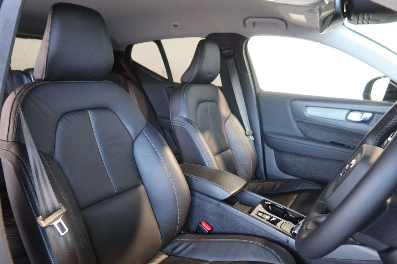 2021 VOLVO XC40 2021 VOLVO XC40