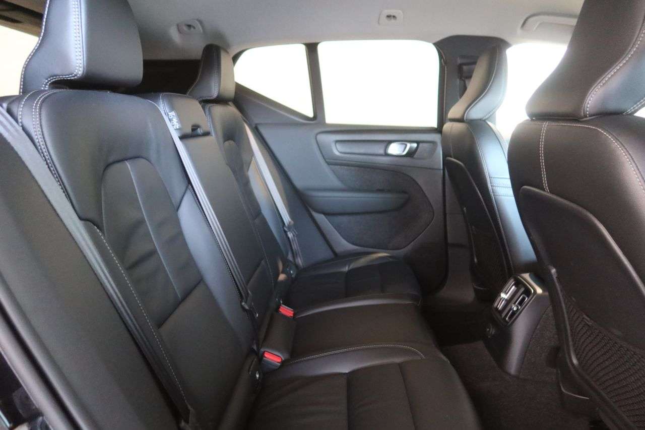 2021 VOLVO XC40 2021 VOLVO XC40