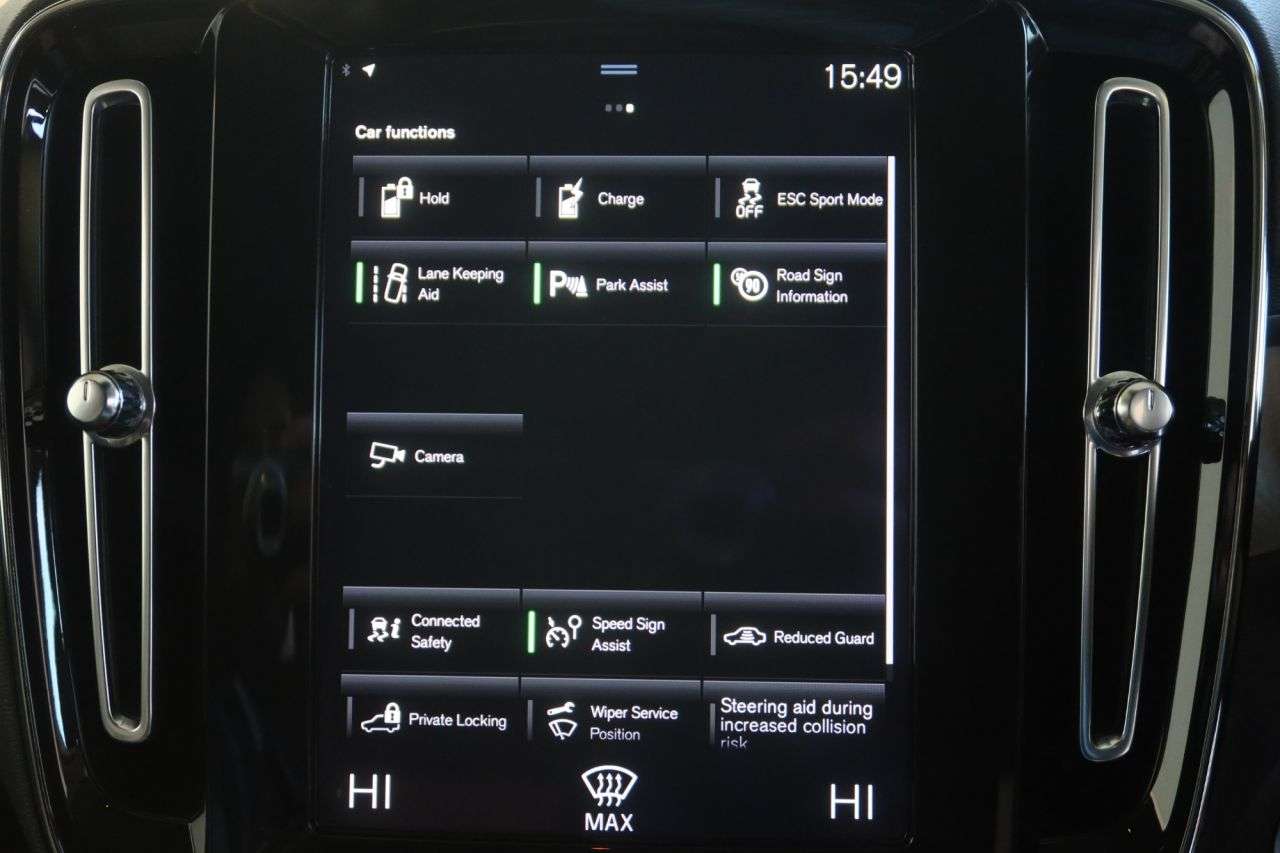 2021 VOLVO XC40 2021 VOLVO XC40