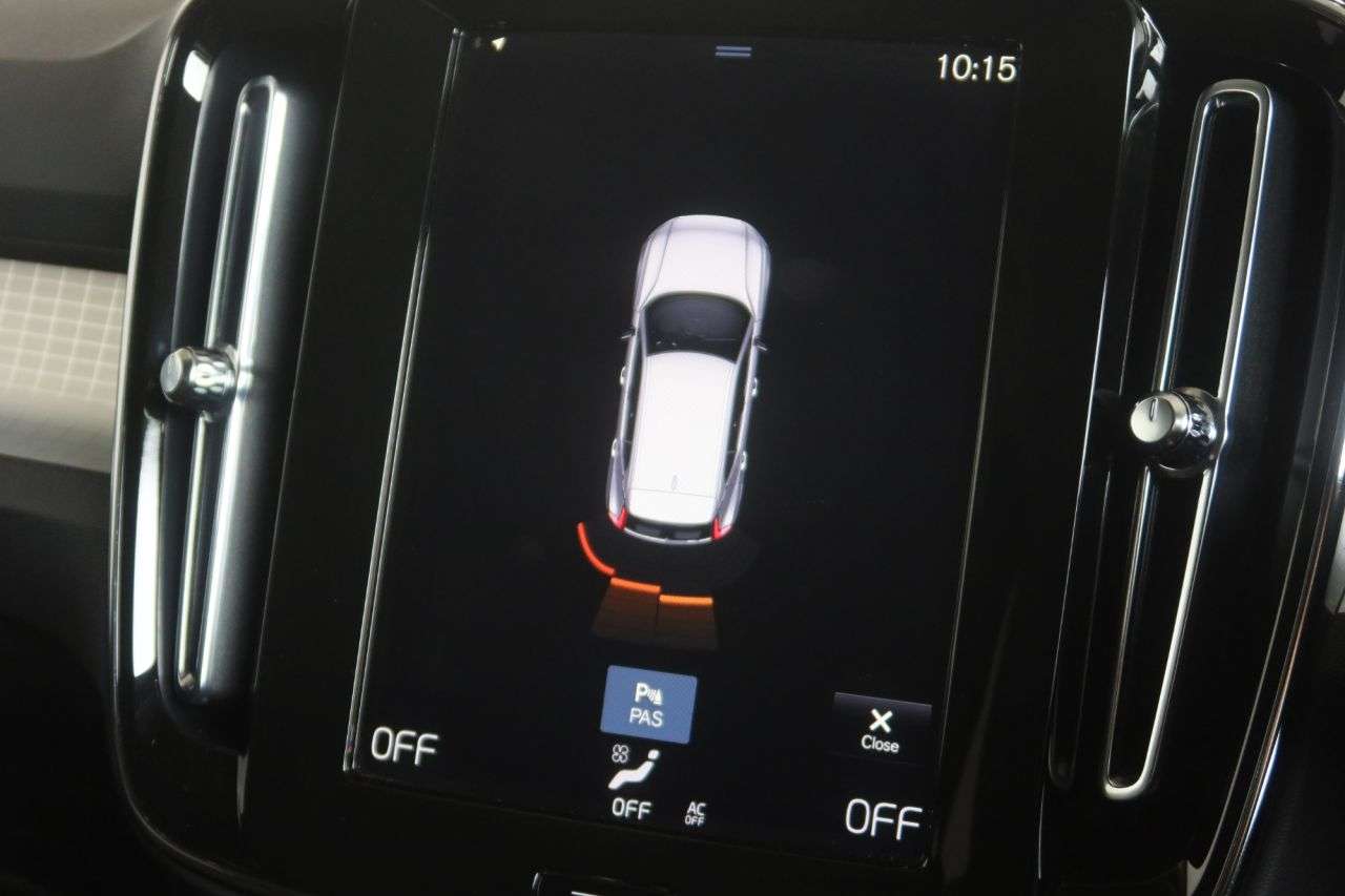 2022 VOLVO XC40 2022 VOLVO XC40