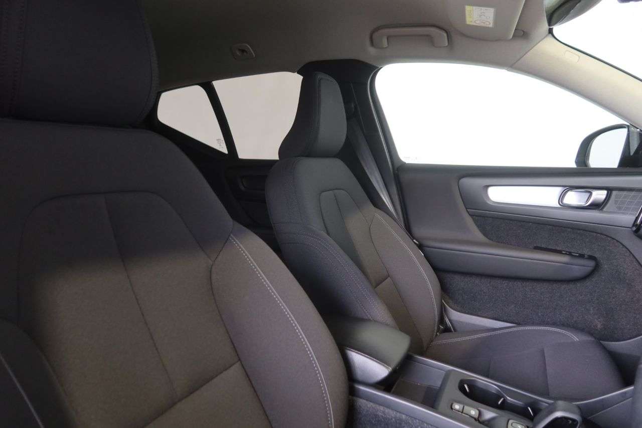 2022 VOLVO XC40 2022 VOLVO XC40