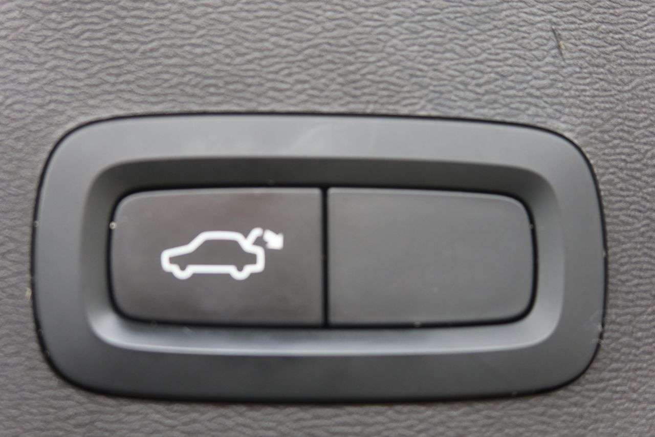 2021 VOLVO XC40 2021 VOLVO XC40