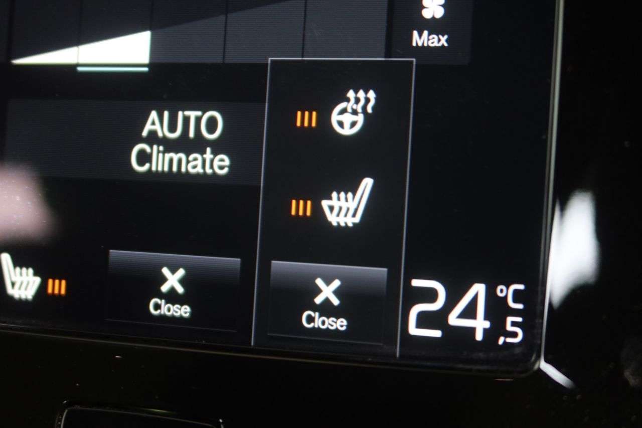 2021 VOLVO XC40 2021 VOLVO XC40