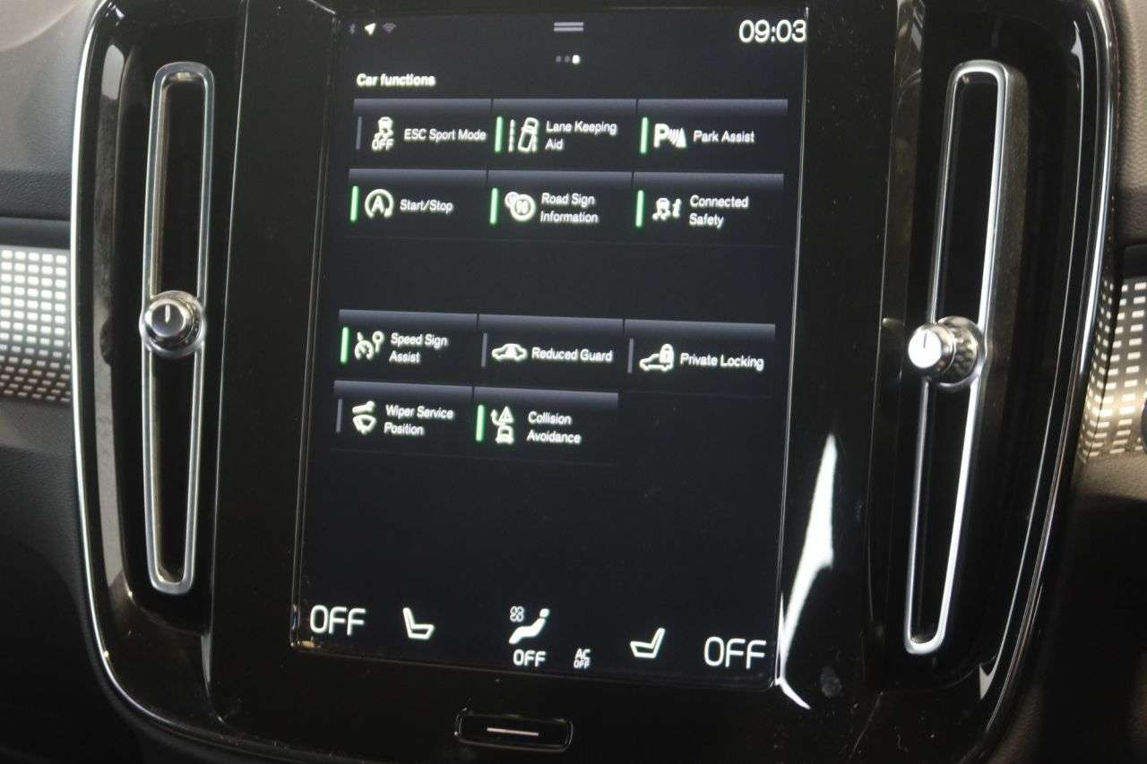 2021 VOLVO XC40 2021 VOLVO XC40