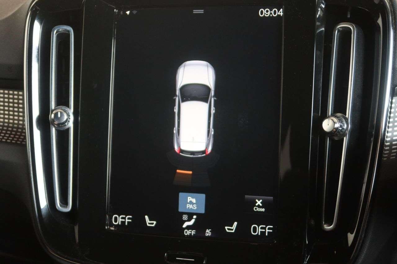 2021 VOLVO XC40 2021 VOLVO XC40