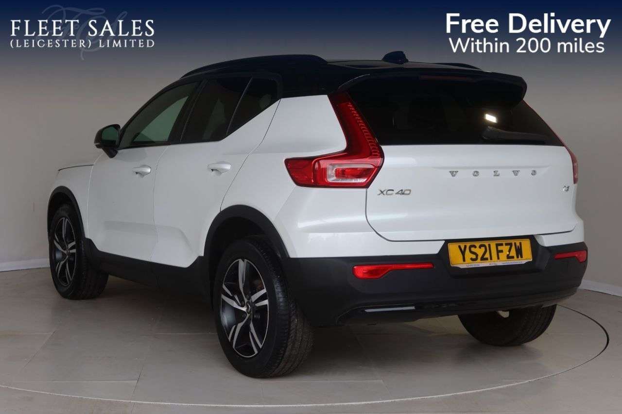 2021 VOLVO XC40 2021 VOLVO XC40