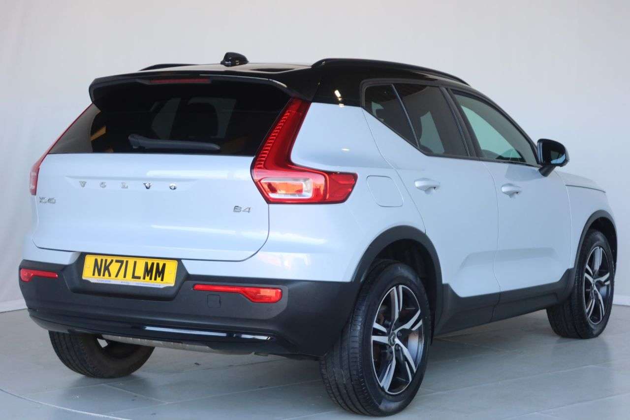 2021 VOLVO XC40 2021 VOLVO XC40