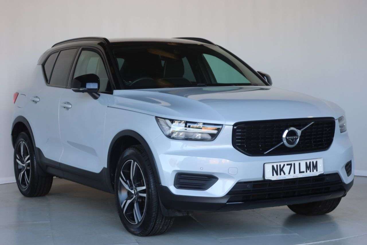 2021 VOLVO XC40 2021 VOLVO XC40