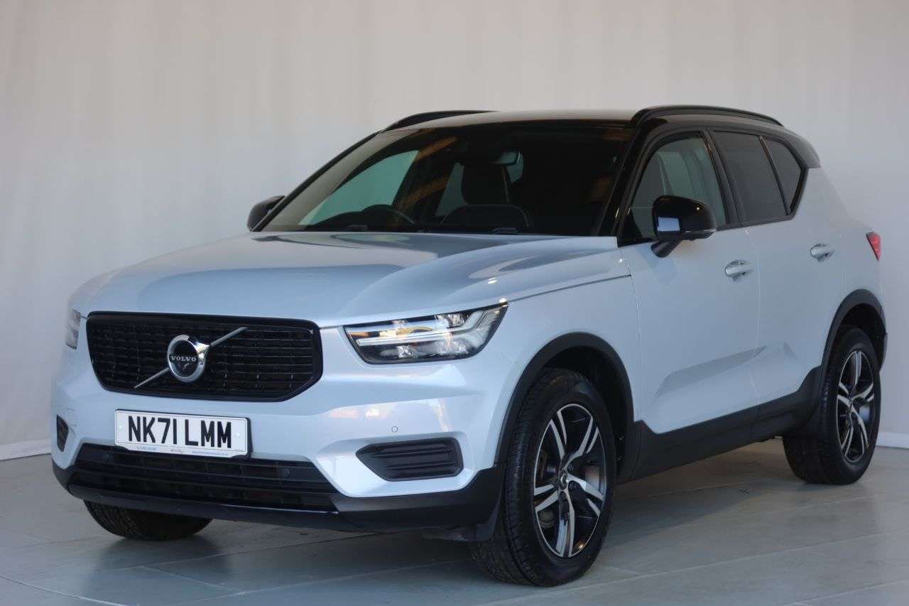 2021 VOLVO XC40 2021 VOLVO XC40