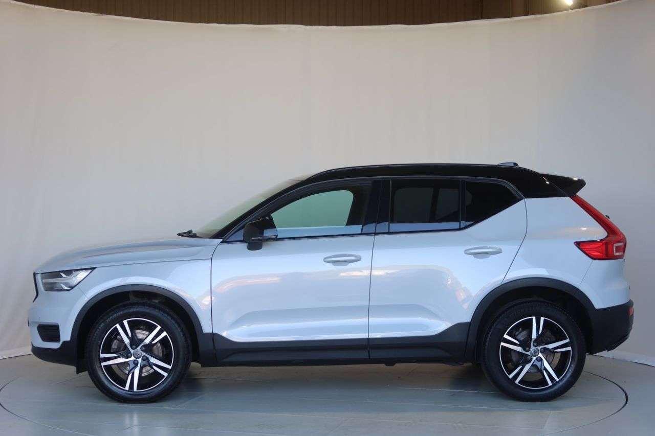 2021 VOLVO XC40 2021 VOLVO XC40