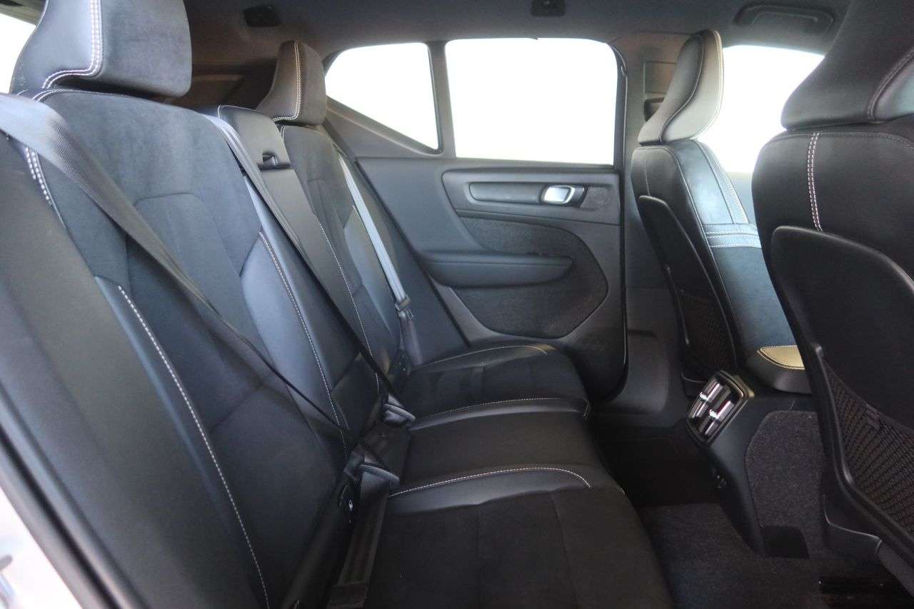 2021 VOLVO XC40 2021 VOLVO XC40