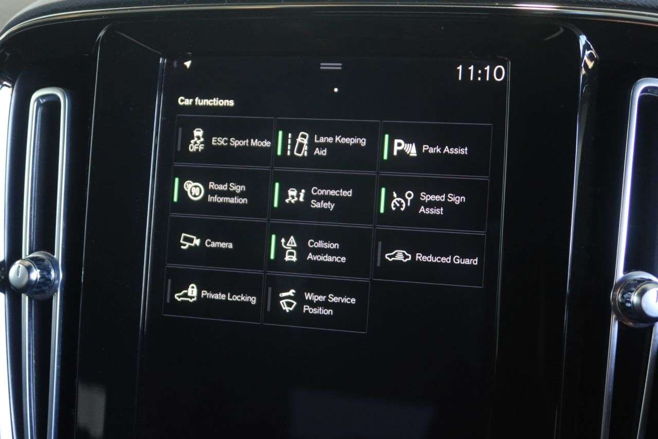 2021 VOLVO XC40 2021 VOLVO XC40