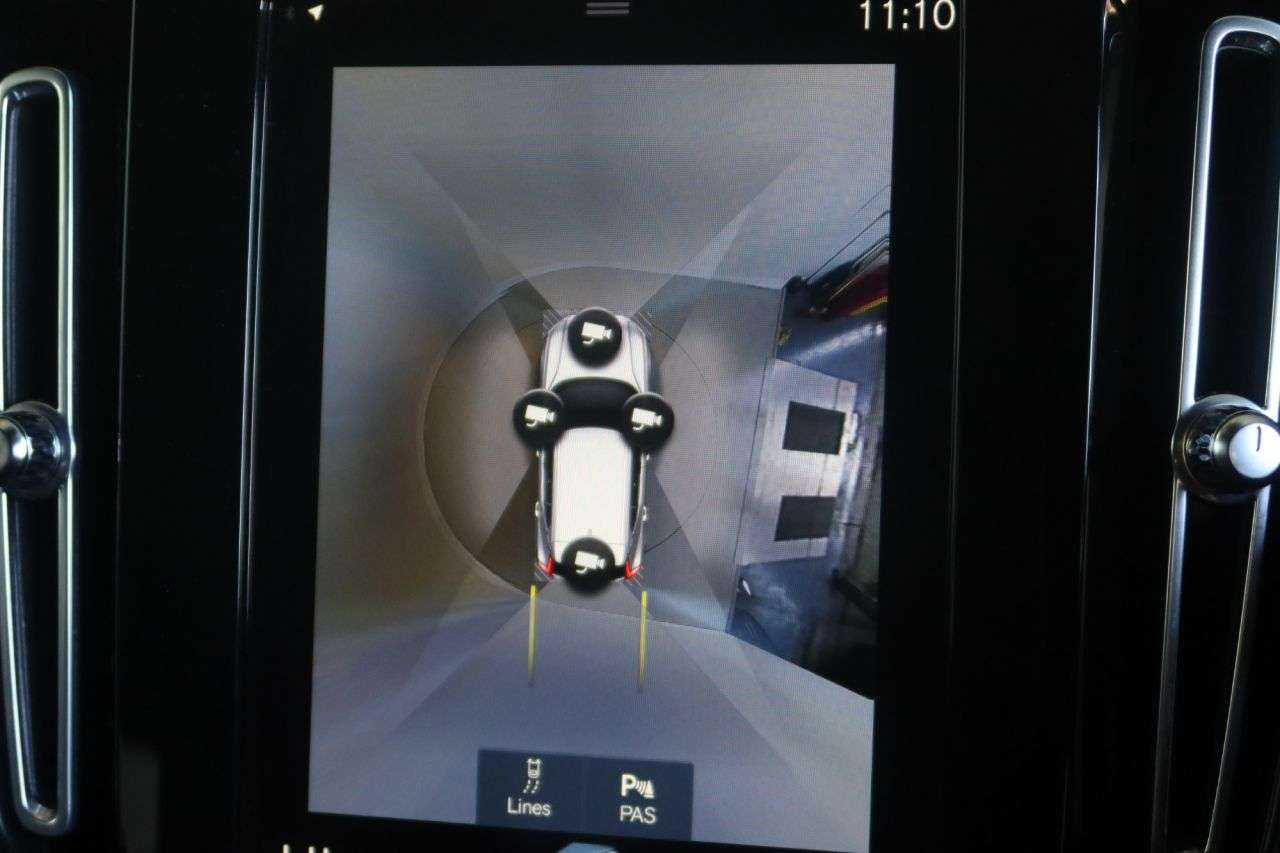 2021 VOLVO XC40 2021 VOLVO XC40