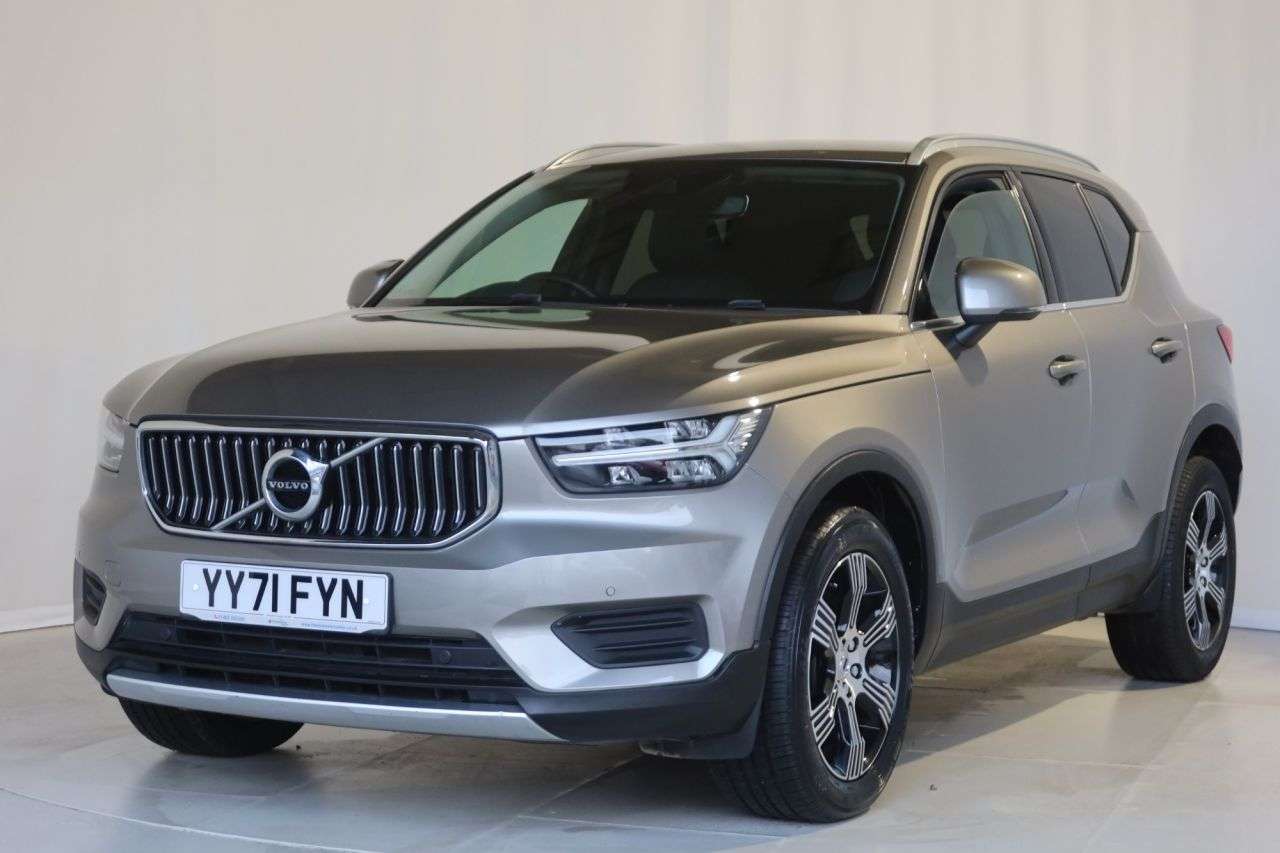 2021 VOLVO XC40 2021 VOLVO XC40